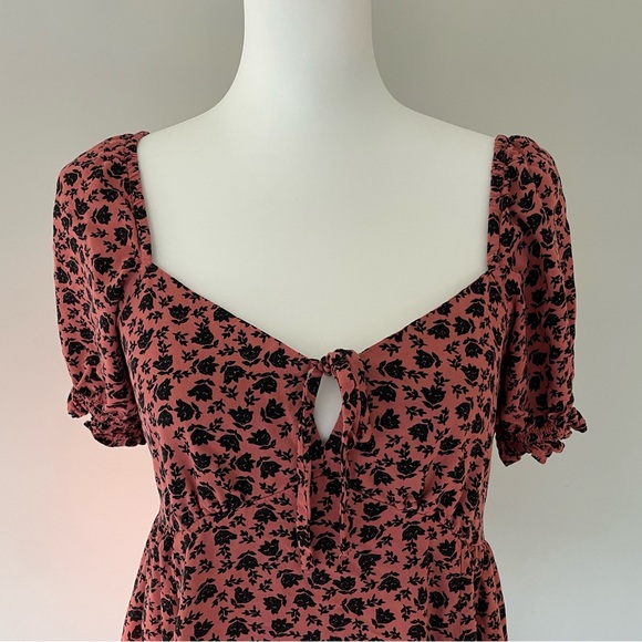 Patrons of Peace Adrian Dress - Picture 3 of 9